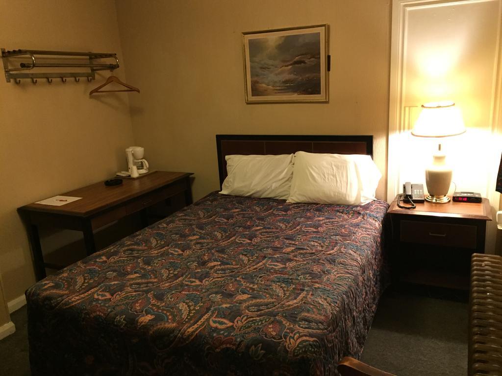 מידלאנד Shamrock Motel חדר תמונה