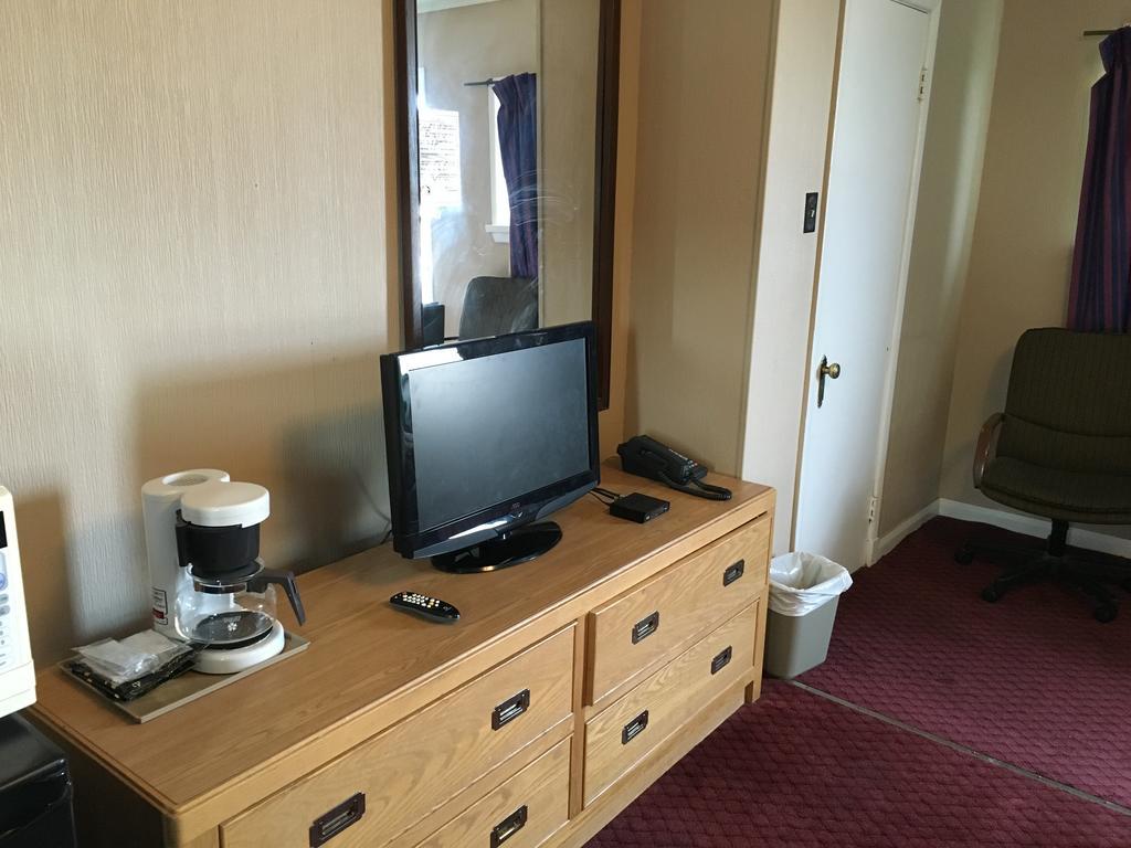 מידלאנד Shamrock Motel מראה חיצוני תמונה