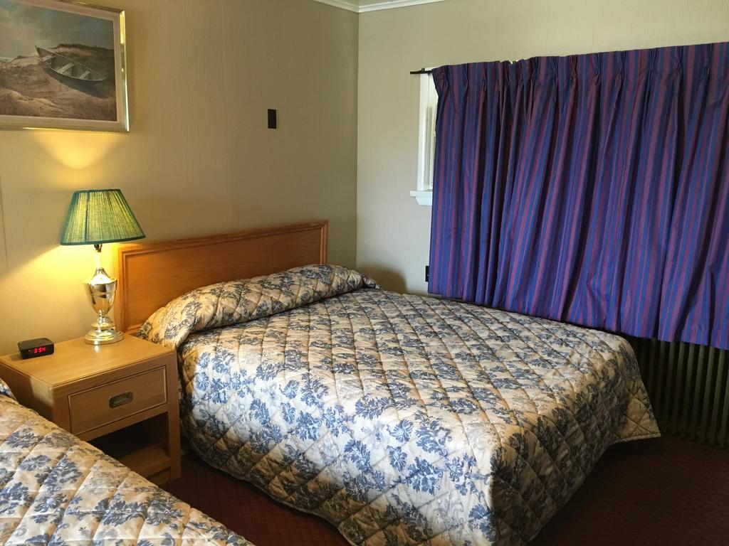 מידלאנד Shamrock Motel מראה חיצוני תמונה