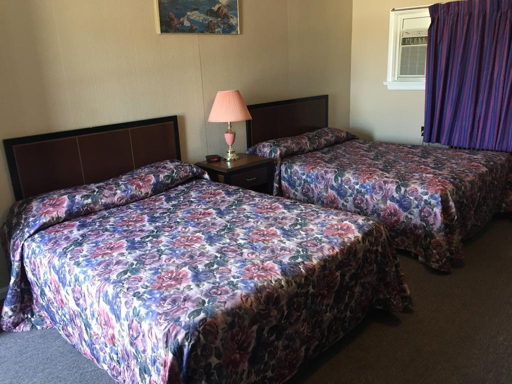 מידלאנד Shamrock Motel מראה חיצוני תמונה