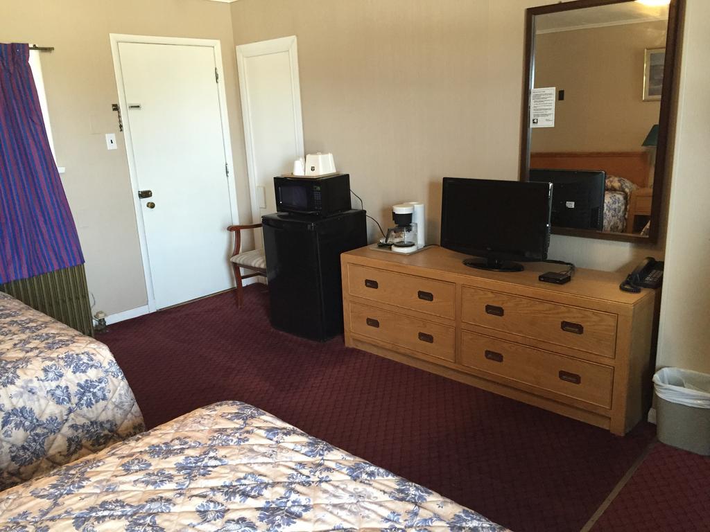מידלאנד Shamrock Motel מראה חיצוני תמונה