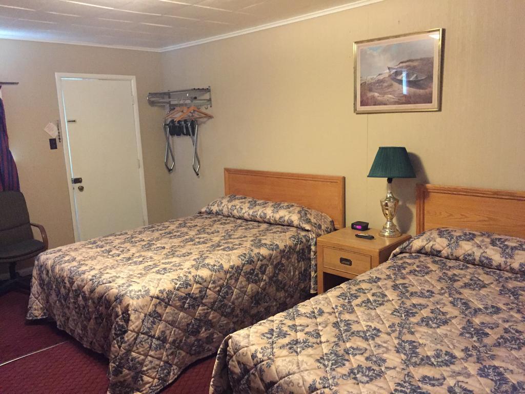 מידלאנד Shamrock Motel מראה חיצוני תמונה