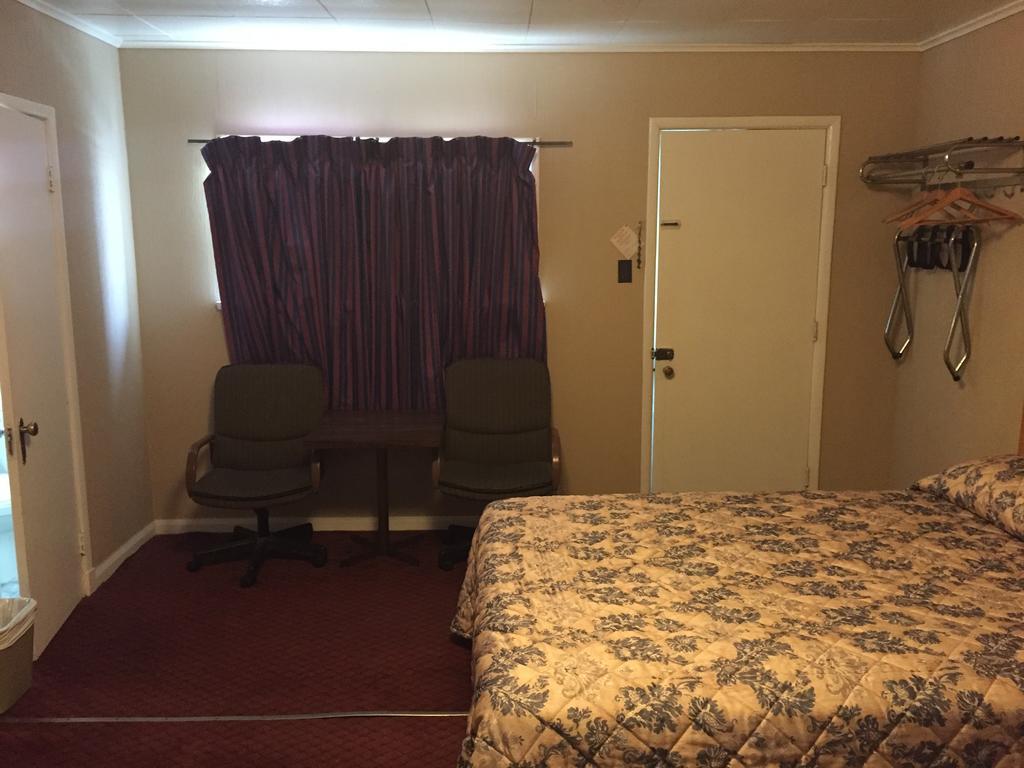 מידלאנד Shamrock Motel מראה חיצוני תמונה