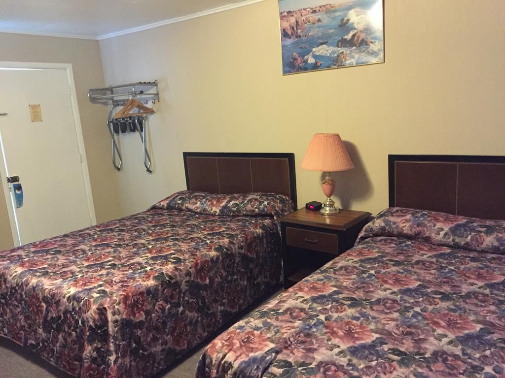 מידלאנד Shamrock Motel מראה חיצוני תמונה