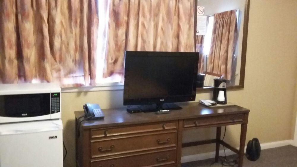 מידלאנד Shamrock Motel מראה חיצוני תמונה