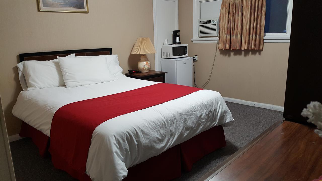 מידלאנד Shamrock Motel מראה חיצוני תמונה