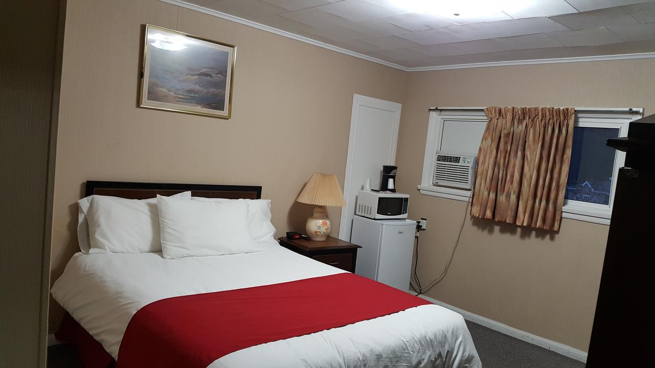 מידלאנד Shamrock Motel מראה חיצוני תמונה